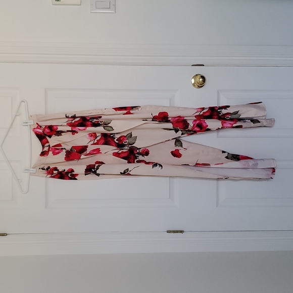 Floral pant and crop top - Picture 3 of 6